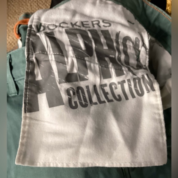 Dockers Alpha Khakis athletic fit. Green men’s 31/30 - Picture 7 of 10